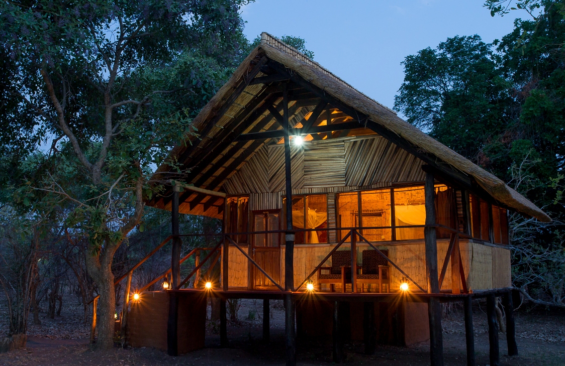Zikomo Main Lodge Safari Chalet - Image 3