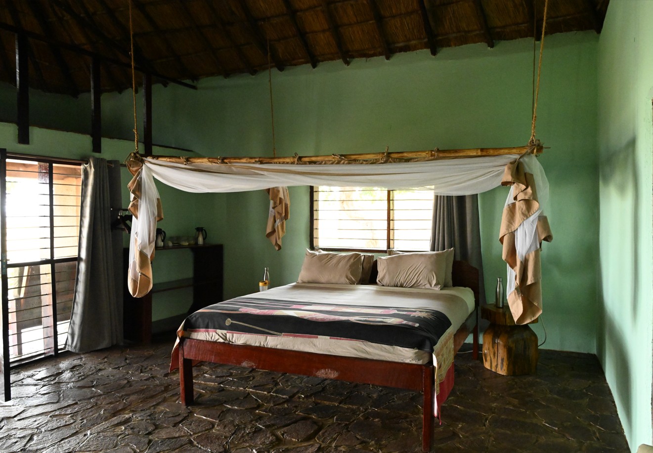Zikomo Main Lodge Safari Chalet - Image 9