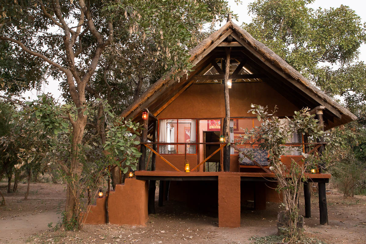 Zikomo Main Lodge Safari Chalet - Image 10